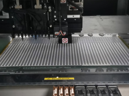 SMT placement machine for placement of electronic components on circuit boards